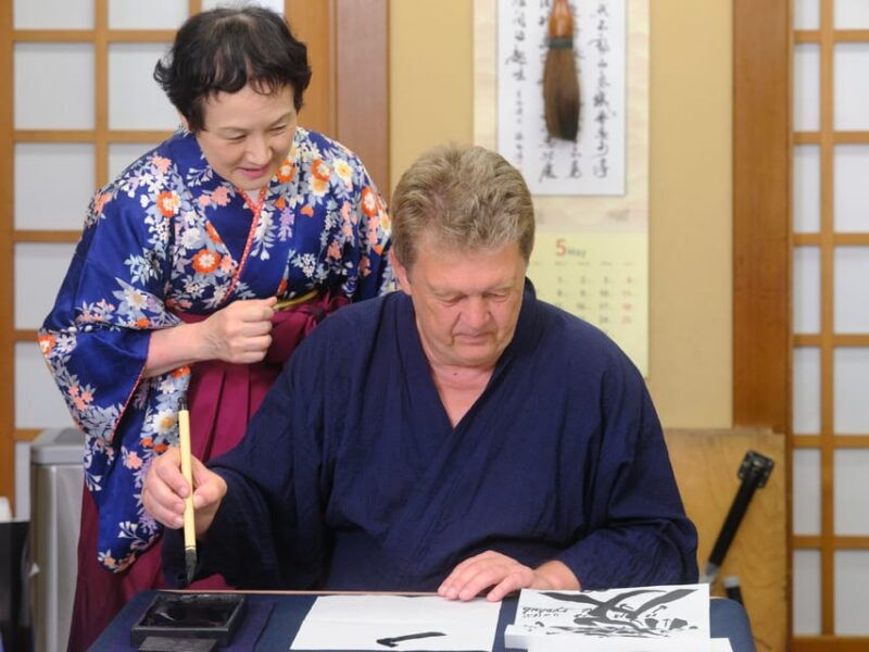 tokyo-calligraphy-experience-with-kimono-or-samue