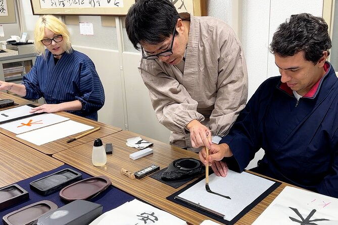 tokyo-calligraphy-workshop-original-t-shirt-creation-2