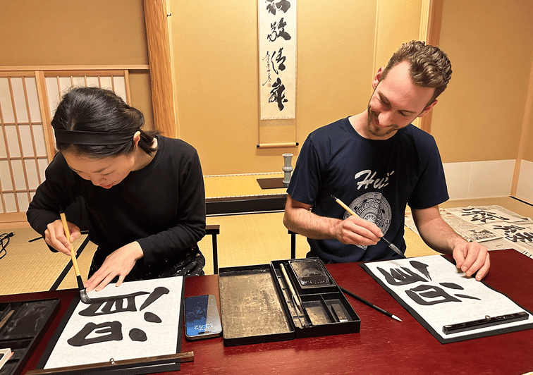 tokyo-calligraphy-workshop-original-t-shirt-creation