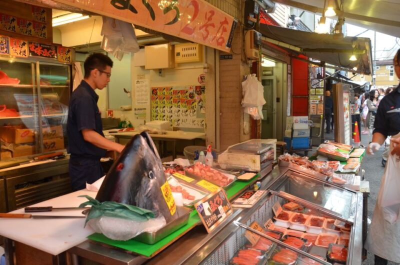 Tokyo: Classic Tsukiji Food Tour - Sampling a Traditional Breakfast