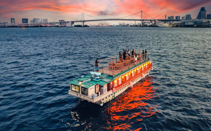 tokyo-dinner-cruise-show-cherry-blossom-season-exclusive