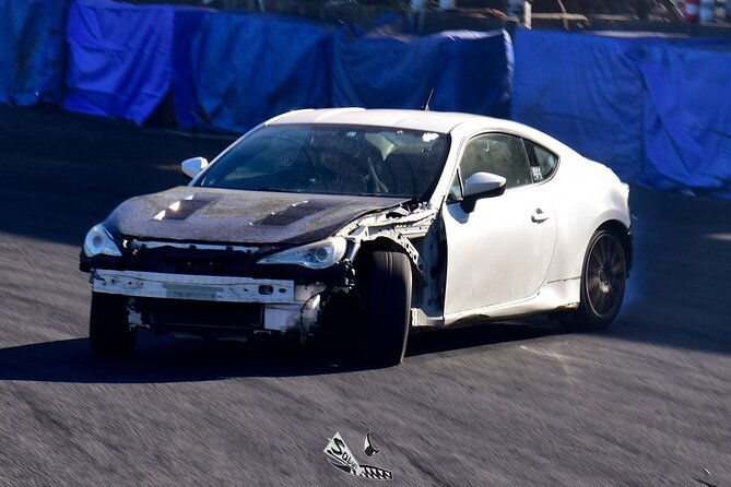 tokyo-drifting-lesson-with-professional-drifters
