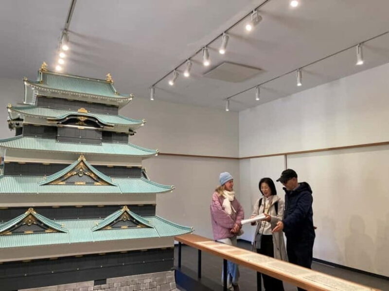 Tokyo: East Garden of the Imperial Palace with History Guide - Key Points