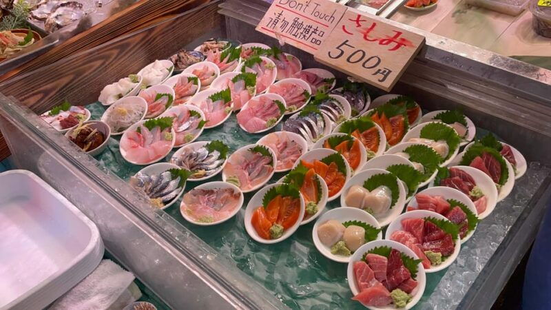 tokyo-enjoy-street-food-and-food-culture-at-tsukiji-market