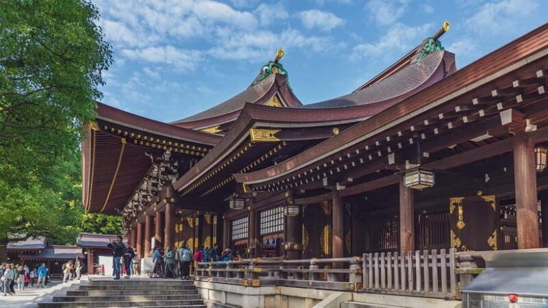 Tokyo: Family Walking Tour from Shrine to Shibuya Fun - Explore Tokyo’s Neighborhoods on Foot