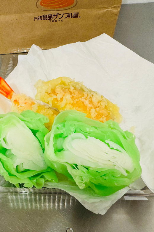 tokyo-food-sample-making-and-shopping-in-asakusa