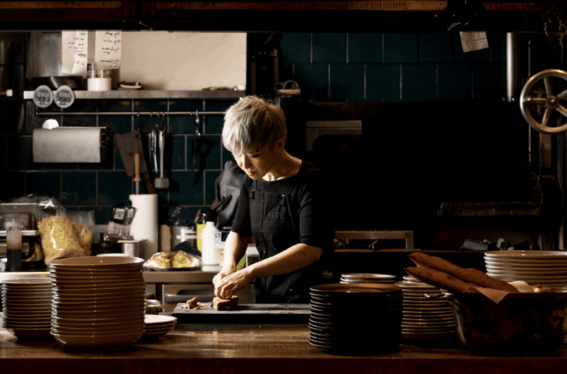 tokyo-gaienmae-ginkgo-avenue-walk-and-vegan-dinner-tour