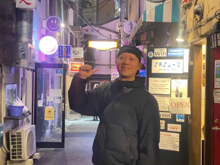 tokyo-golden-gai-private-bar-hopping-tour-in-shinjuku
