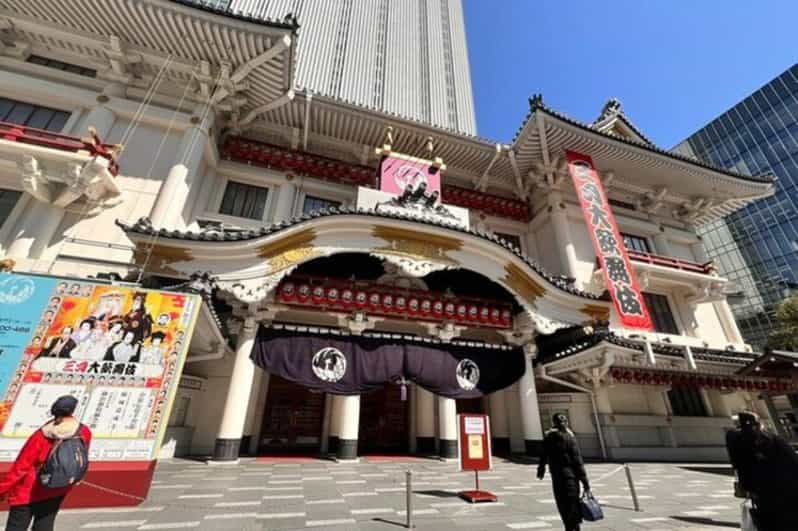 tokyo-guided-tour-of-traditional-performance-art-kabuki