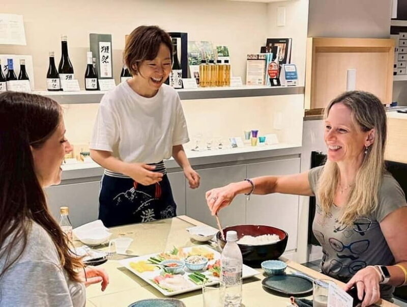 Tokyo: Hand-Rolled Sushi Making and Sake Tasting - Key Points  