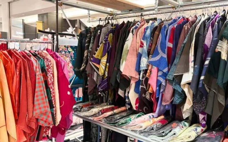 Tokyo: Haneda Airport Kimono Quick Experience and Shopping - An Introduction to the Kimono Experience at Haneda Airport