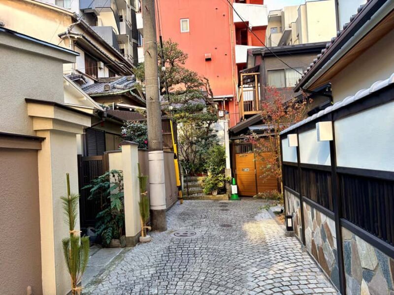 Tokyo: Imperial Palace and Kagurazaka Hidden History Tour - FAQ