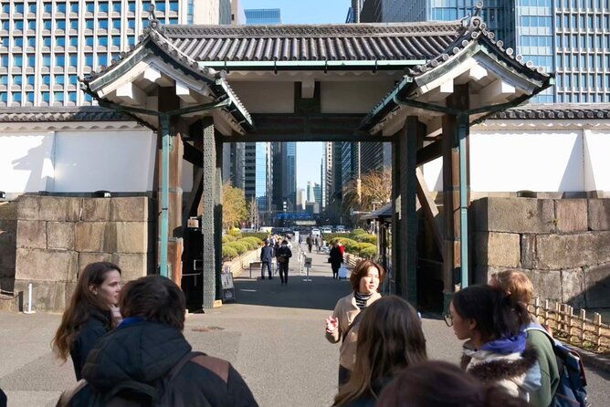 tokyo-imperial-palace-shogun-historical-walking-tour-2