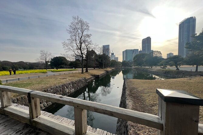 tokyo-japanese-garden-and-surroundings-guided-walking-tour-2