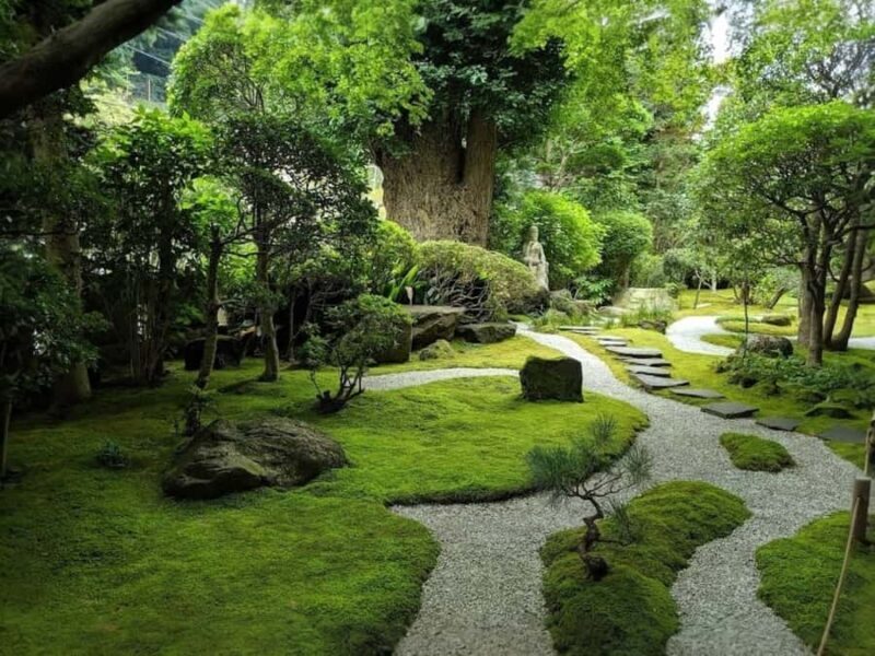 Tokyo: Kamakura and Yokohama Private Car Tour - The Vibrant Heart of Yokohama: Chinatown