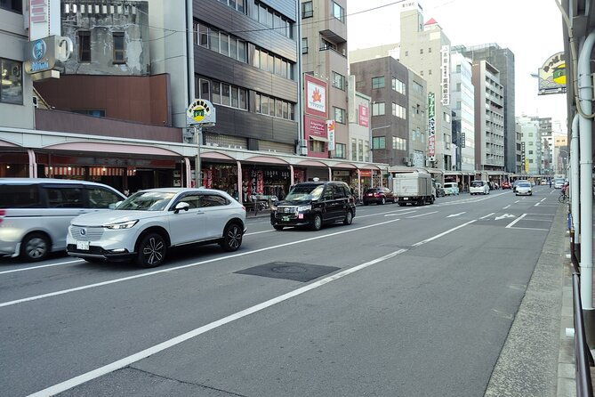 tokyo-kappabashi-tour-discover-unique-japanese-souvenirs