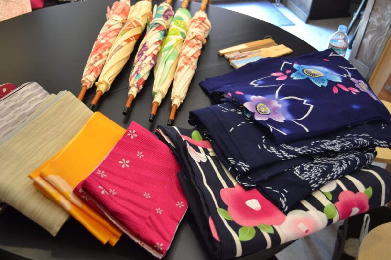 tokyo-kimono-dressing-walking-and-photography-session
