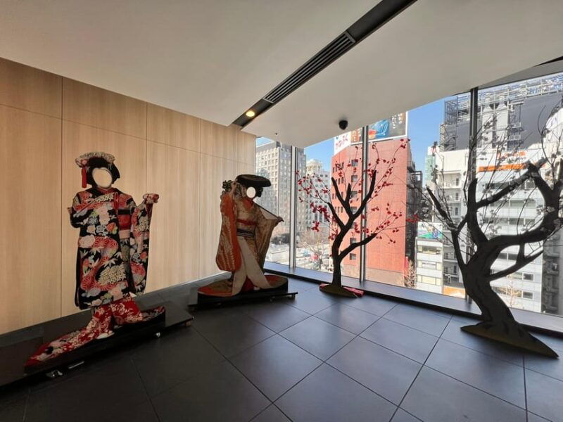 tokyo-learn-about-japanese-traditional-art-kabuki-in-ginza