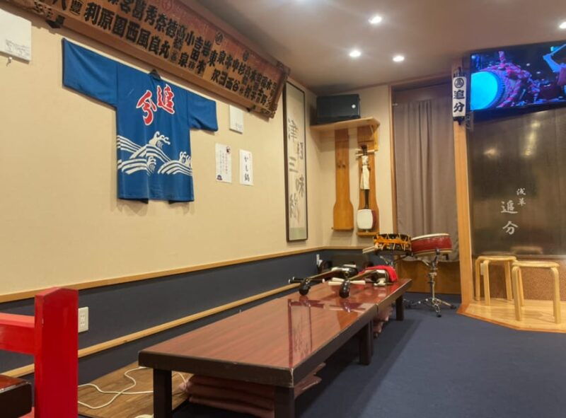 tokyo-live-shamisen-guitar-and-izakaya-experience