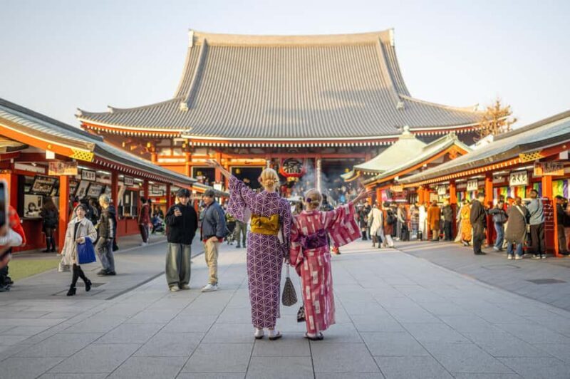 Tokyo: Luxury Kimono Walking Tour w/ Local Guide opt. Vegan - Exploring Tokyo in Style: The Kimono Walking Tour of Asakusa
