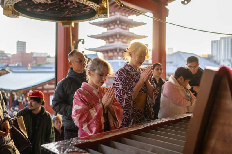 Tokyo: Luxury Kimono Walking Tour w/ Local Guide opt. Vegan - FAQ