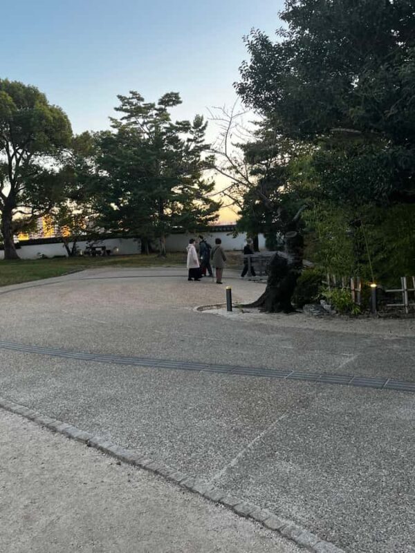 Tokyo: Midnight Halal Ramen and Mosque Tour with Guide - Authenticity and Unique Insights from Reviews