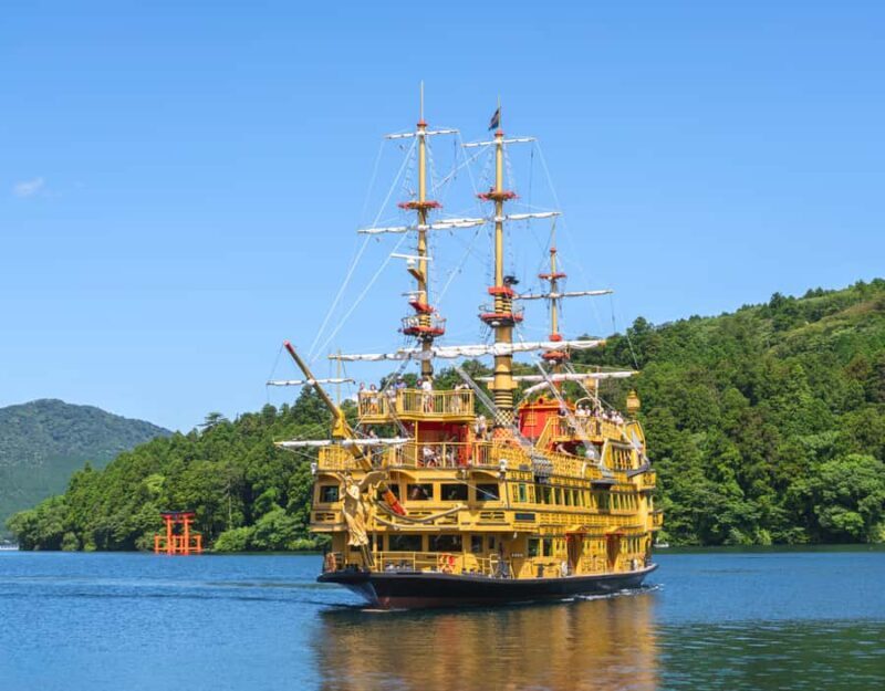 Tokyo: Mount Fuji & Hakone Highlights Private Full-Day Tour - Hakone Shrine: A Cultural Icon with a Photogenic Torii