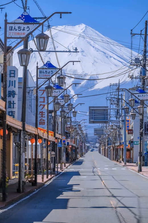 tokyo-mt-fuji-arakura-sengen-park-oshino-hakkai-bus-tour