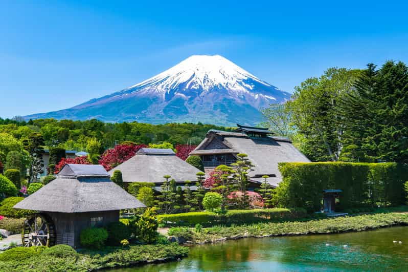 tokyo-mt-fuji-arakurayama-sengen-park-oshino-hakkai-tour