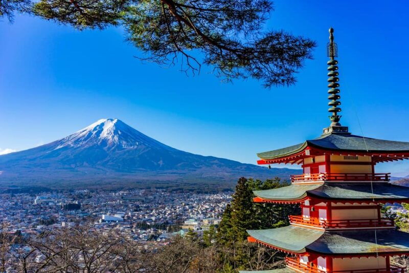 tokyo-mt-fuji-arakurayama-sengen-park-oshino-hakkai-tour