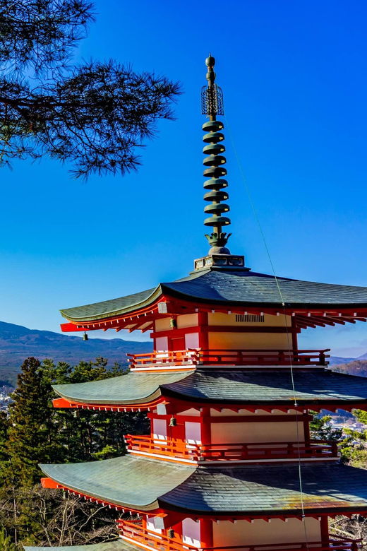 tokyo-mt-fuji-arakurayama-sengen-park-oshino-hakkai-tour