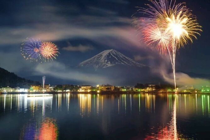 tokyo-mt-fuji-kawaguchiko-fireworks-small-group