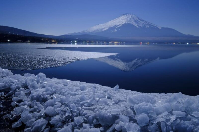 tokyo-mt-fuji-lake-kawaguchi-yamanaka-hot-spring-day-tour