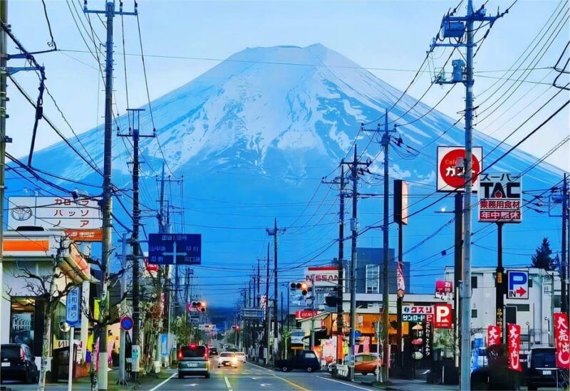 tokyo-mt-fuji-lake-kawaguchi-yamanaka-hot-spring-day-tour