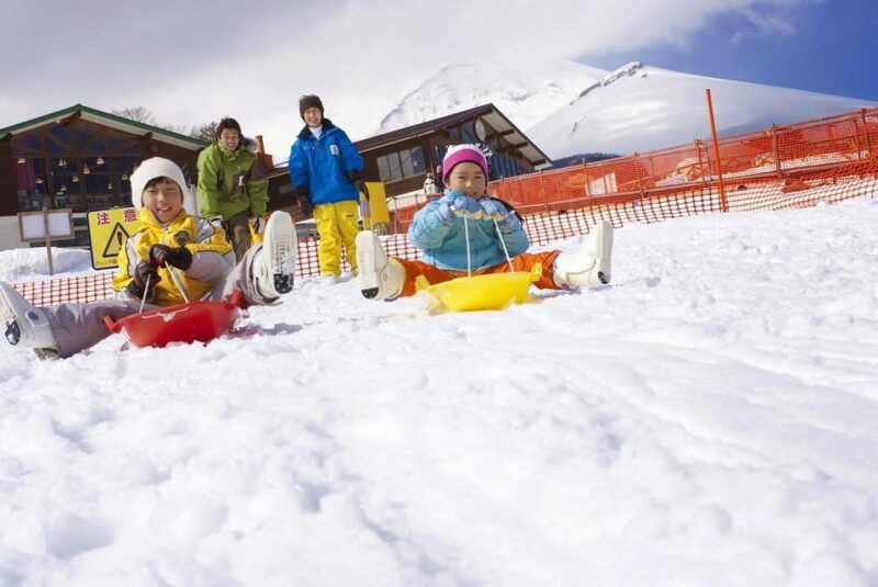 tokyo-mt-fujiyama-snow-resort-and-onzen-day-trip-w-pickup