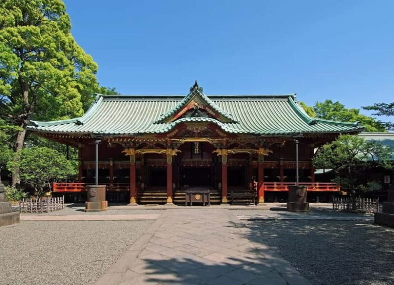 Tokyo: Nezu Shrine Guided Tour with Azalea Festival - The Guide and Cultural Insights