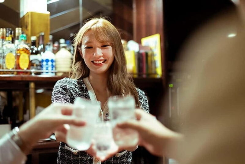 Tokyo Nightlife Girls' Bar Tour with Local Guide - Key Points