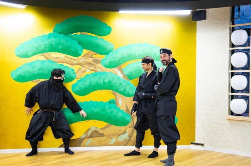 Tokyo: Ninja in Ginza: Throw Shuriken in Authentic Costume - Overview of the Experience