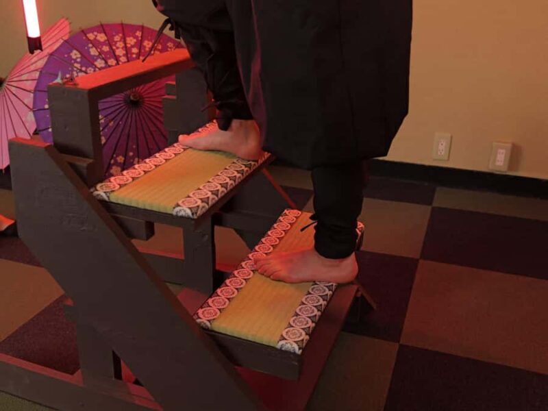 Tokyo: Ninja-Style Stretch Coordinated by 2 Physiotherapists - Key Points