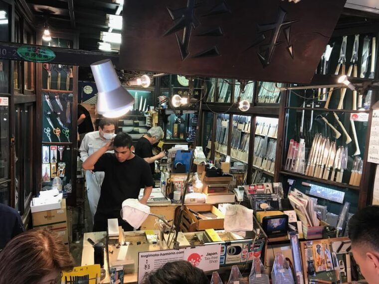 tokyo-old-fish-market-food-tour-tsukiji-fish-market