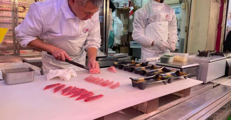 tokyo-old-fish-market-food-tour-tsukiji-fish-market