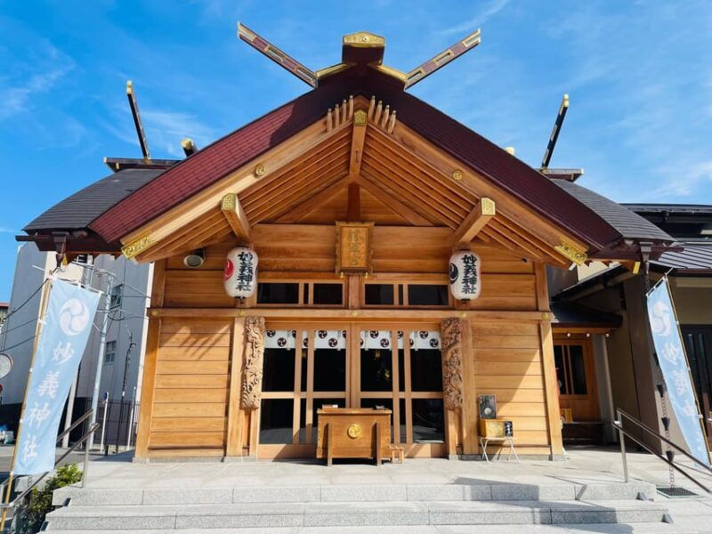 tokyo-old-sugamo-with-rikugien-japanese-garden