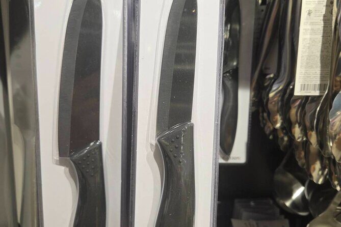 Tokyo Pop Culture Deep Dive: 100 Yen Shop & Gachapon Exploration - Authentic Insights from Past Participants