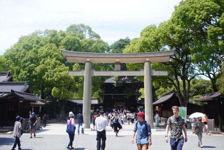 tokyo-private-harajuku-walk-photoshoot-with-local-expert