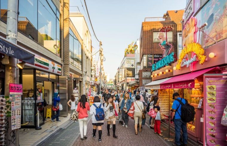 tokyo-private-harajuku-walk-photoshoot-with-local-expert