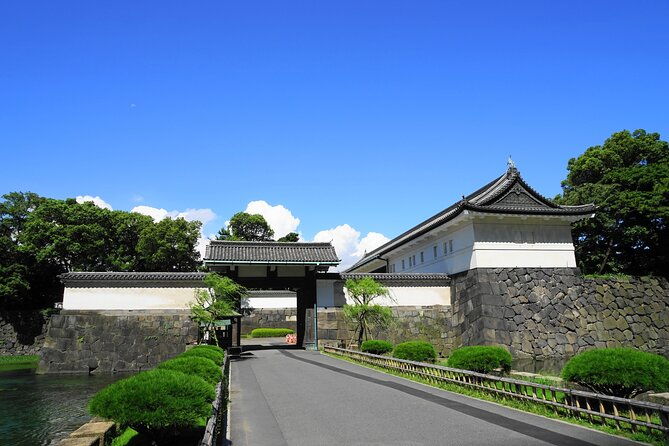 tokyo-private-tour-of-the-imperial-palace-east-gardens-2
