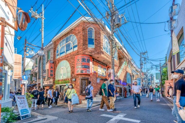 tokyo-private-vintage-shopping-tour-in-near-shibuya