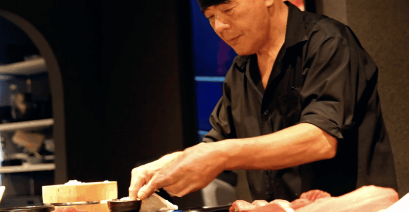 tokyo-roppongi-tuna-cutting-show-and-sushi-tasting5pieces