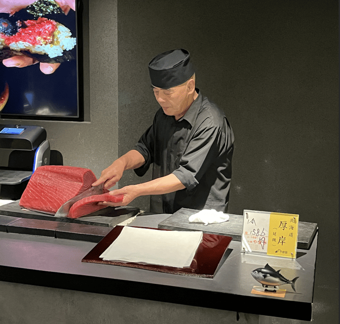 tokyo-roppongi-tuna-cutting-show-and-sushi-tasting5pieces