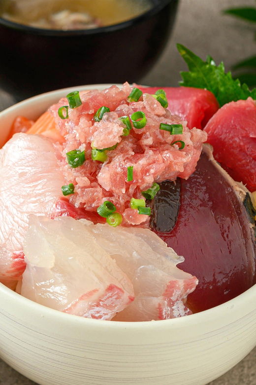 tokyo-seafood-buffet-restaurant-iroha-meal-tuna-filleting